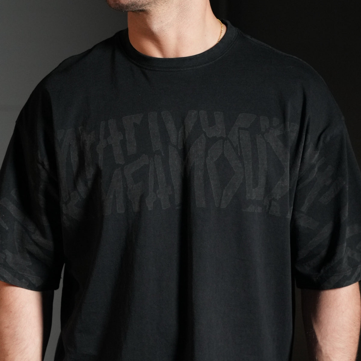 HERITAGE TEE - REPEAT / BLACK WASH