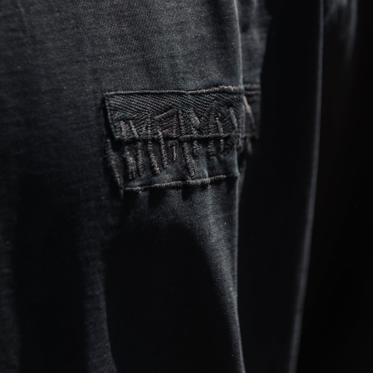 FOUNDATION TEE - BLACK WASH