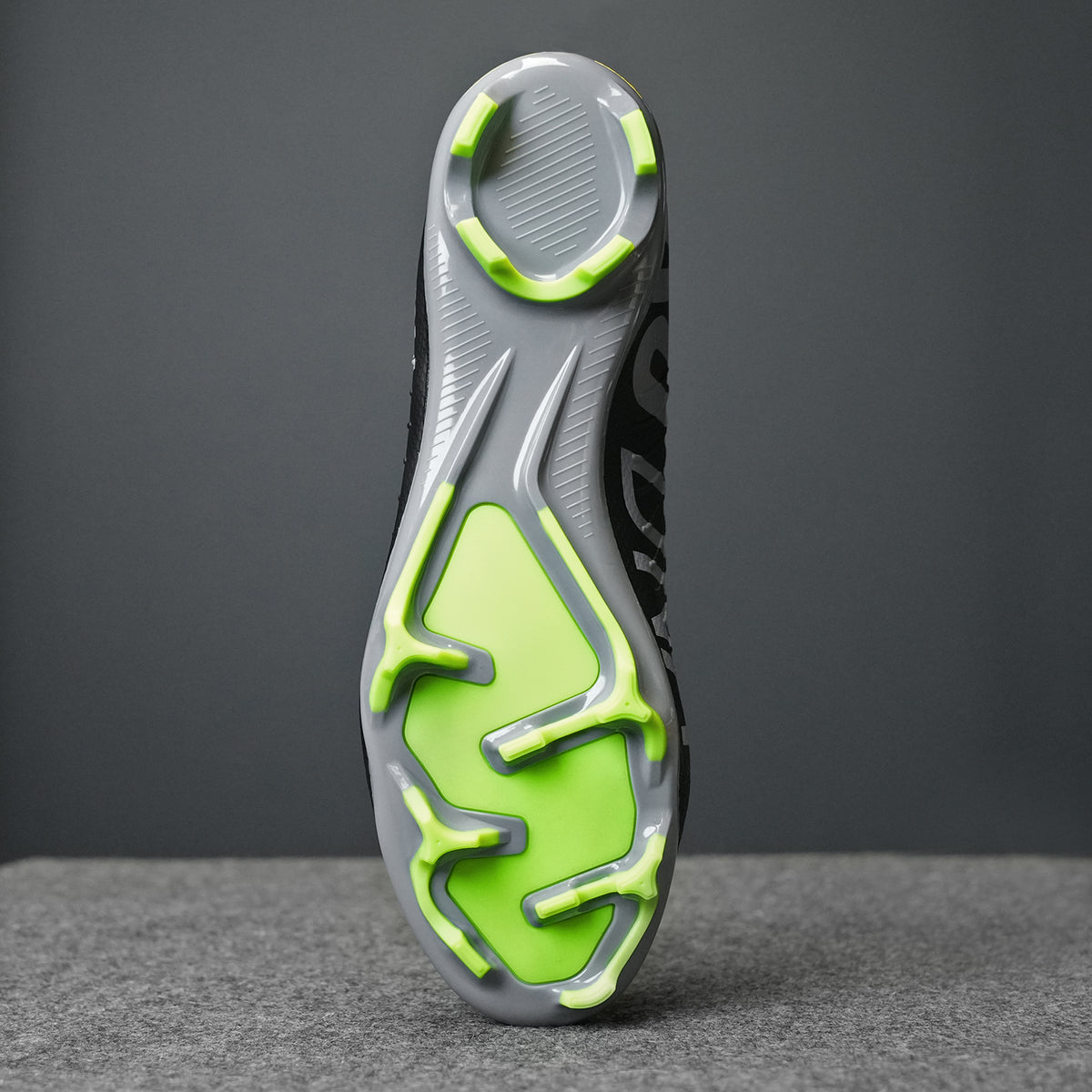 PRO DNA™ TOURNAMENT PRO CLEATS