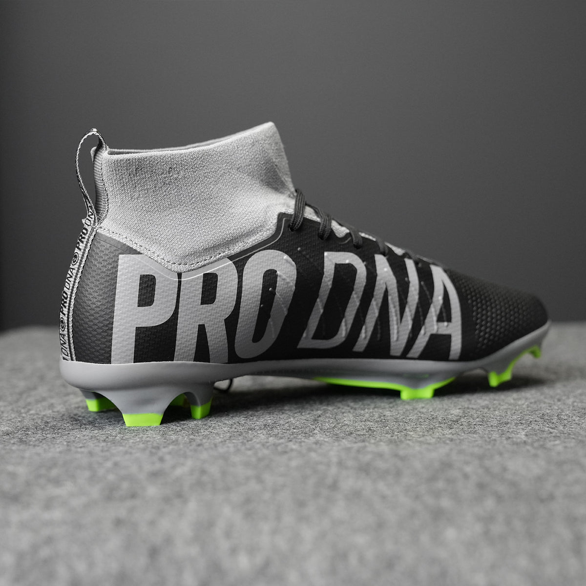 PRO DNA™ TOURNAMENT PRO CLEATS