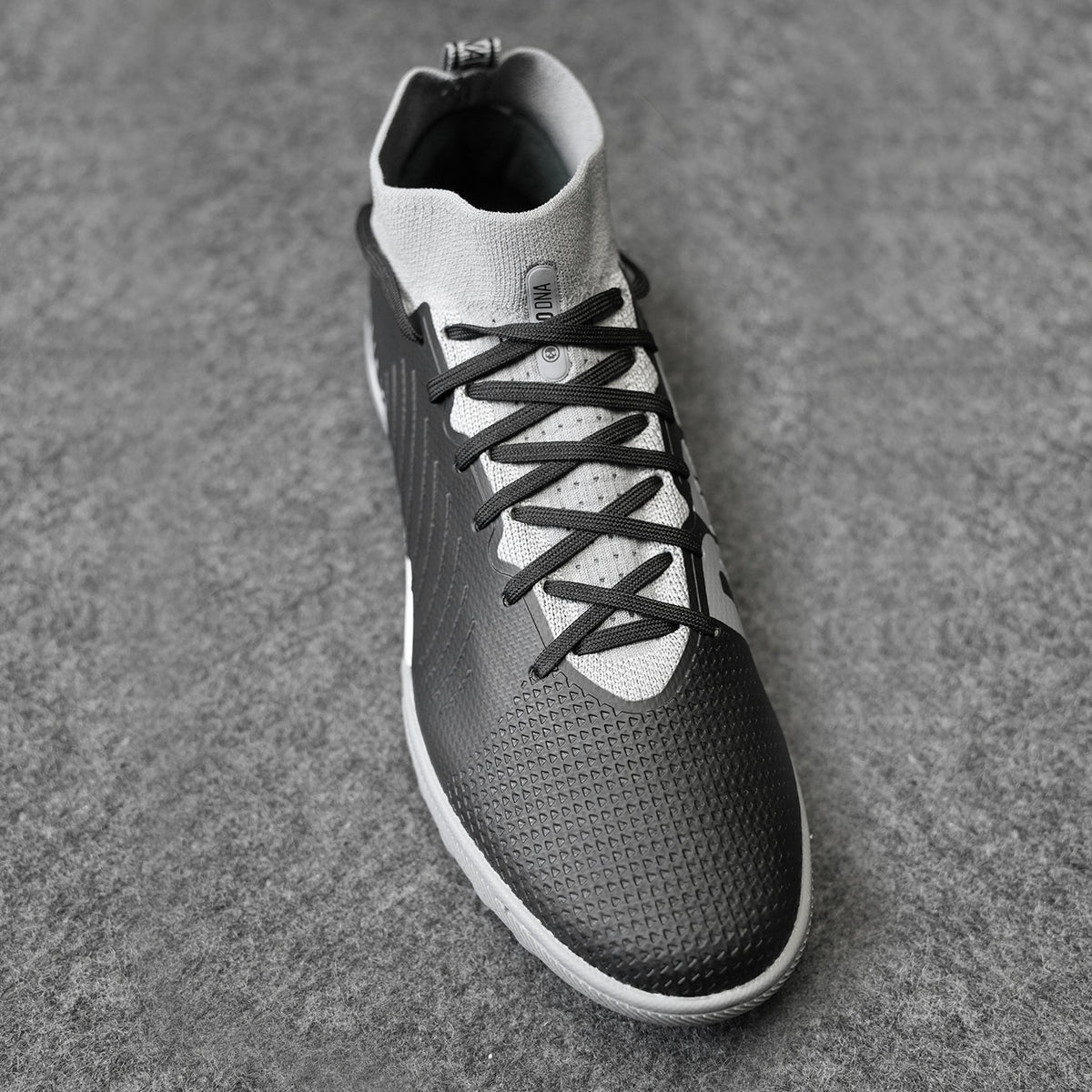 PRO DNA™ TRAINING DIVISION TURF CLEATS