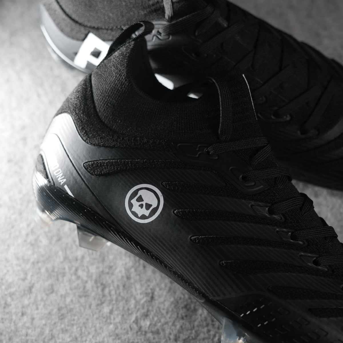 PRO DNA™ VOLTRAX CLEATS - BLACK