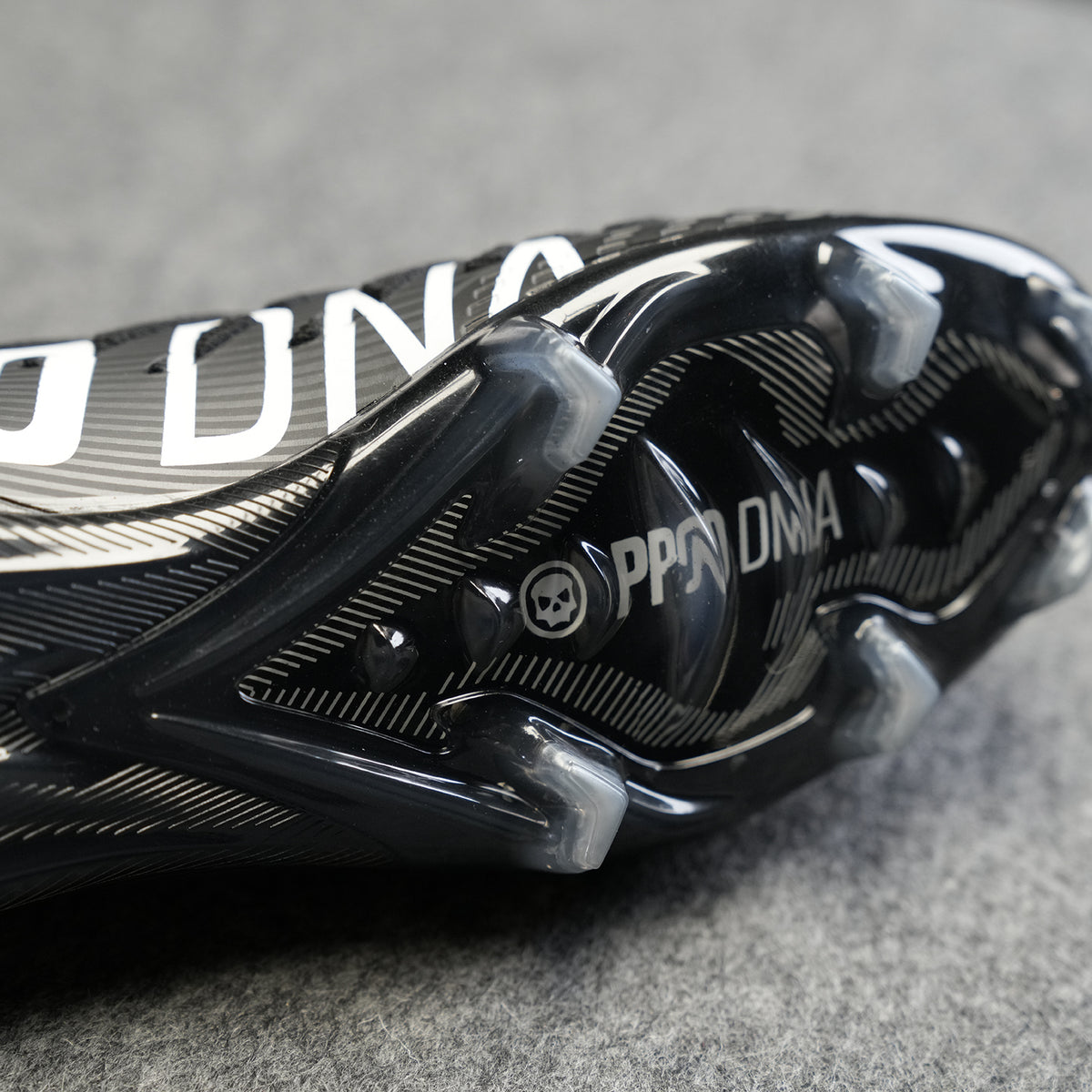 PRO DNA™ VOLTRAX CLEATS - BLACK