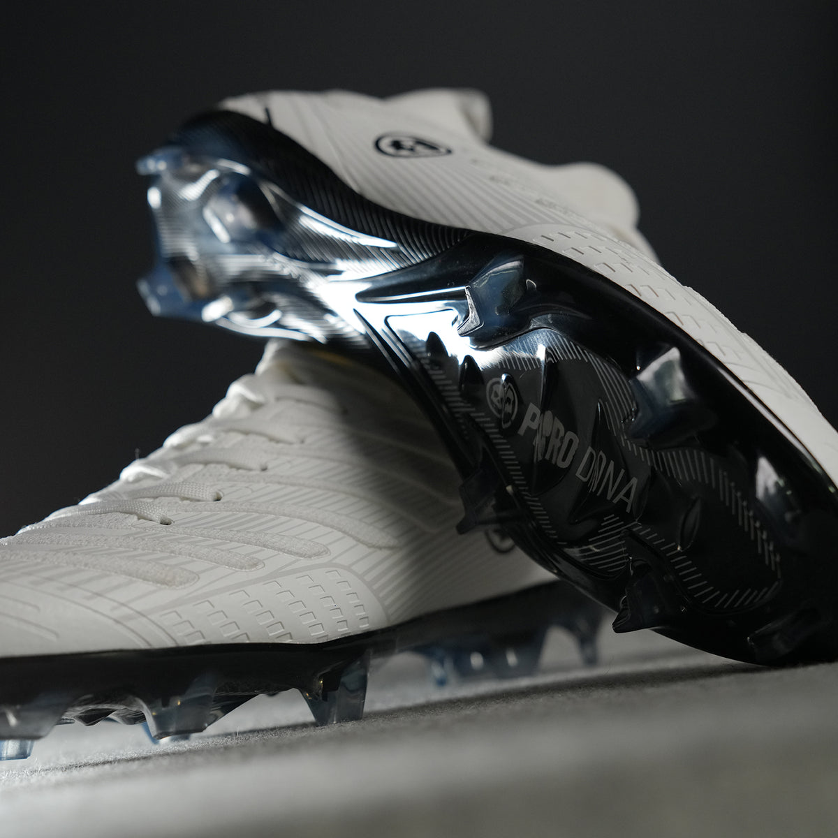 PRO DNA™ VOLTRAX CLEATS - WHITE