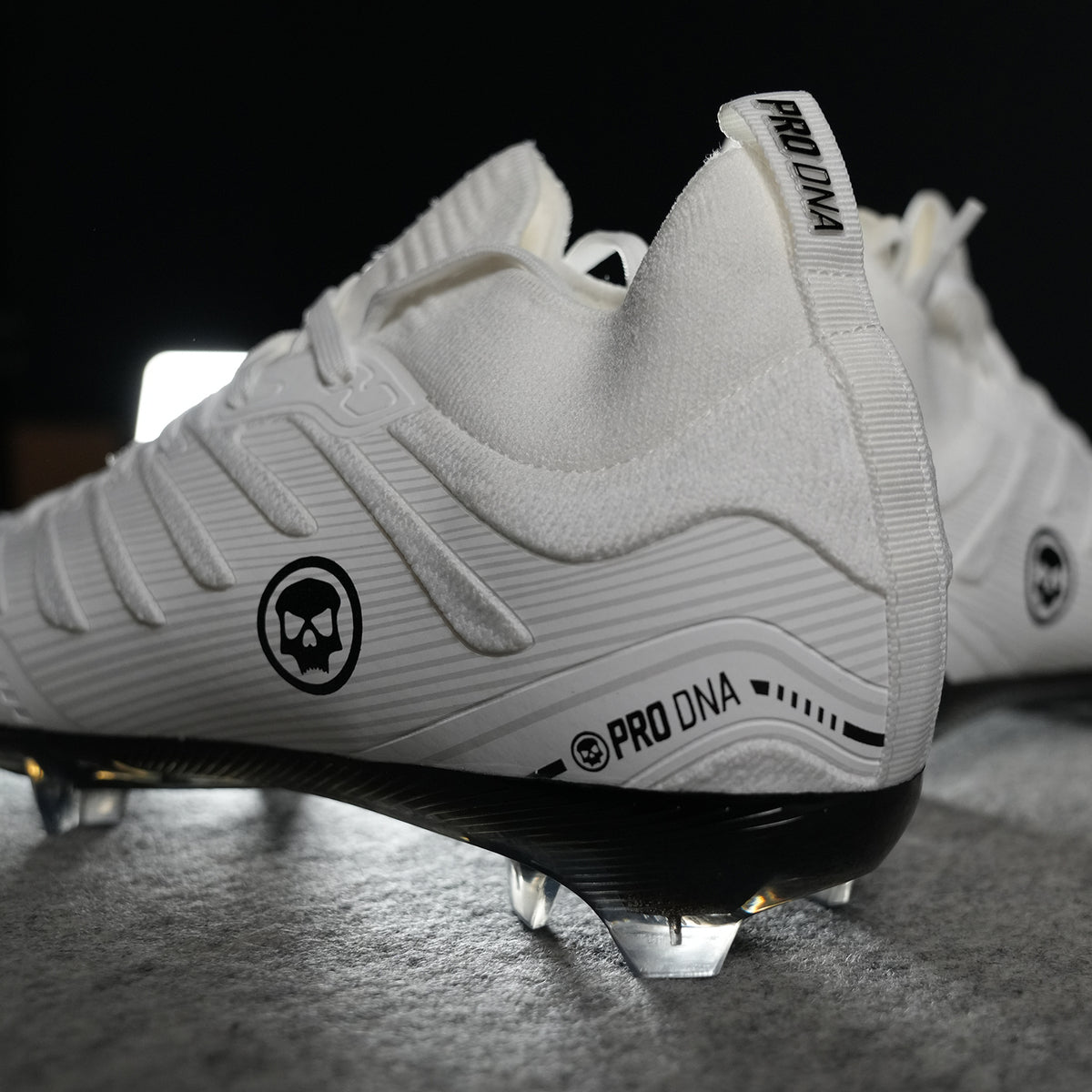 PRO DNA™ VOLTRAX CLEATS - WHITE